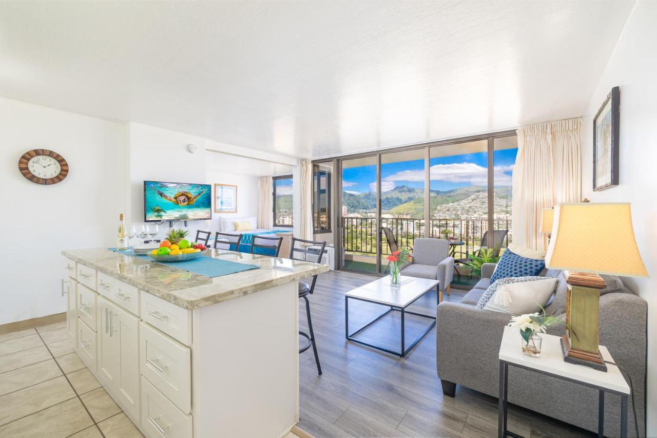 Waikiki Escapade Mountain Views Condo, Steps To Beach With Parking Perk โฮโนลูลู ภายนอก รูปภาพ
