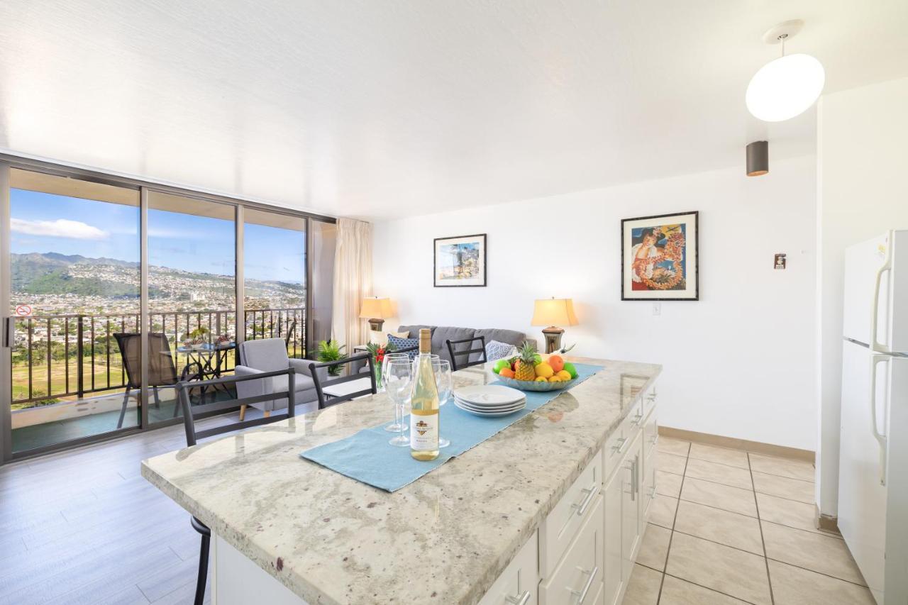 Waikiki Escapade Mountain Views Condo, Steps To Beach With Parking Perk โฮโนลูลู ภายนอก รูปภาพ