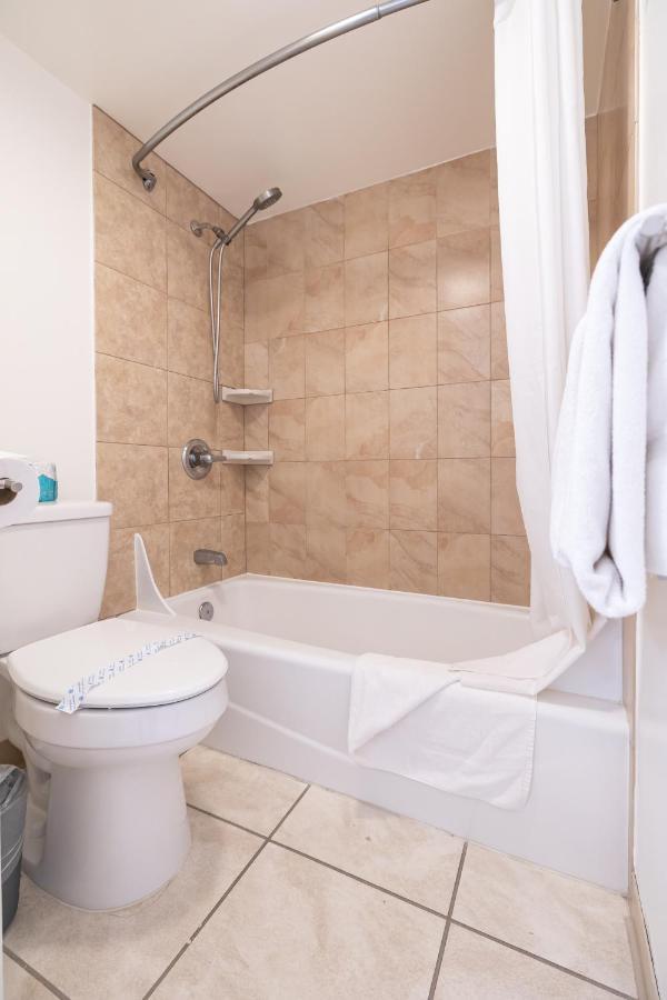 Waikiki Escapade Mountain Views Condo, Steps To Beach With Parking Perk โฮโนลูลู ภายนอก รูปภาพ