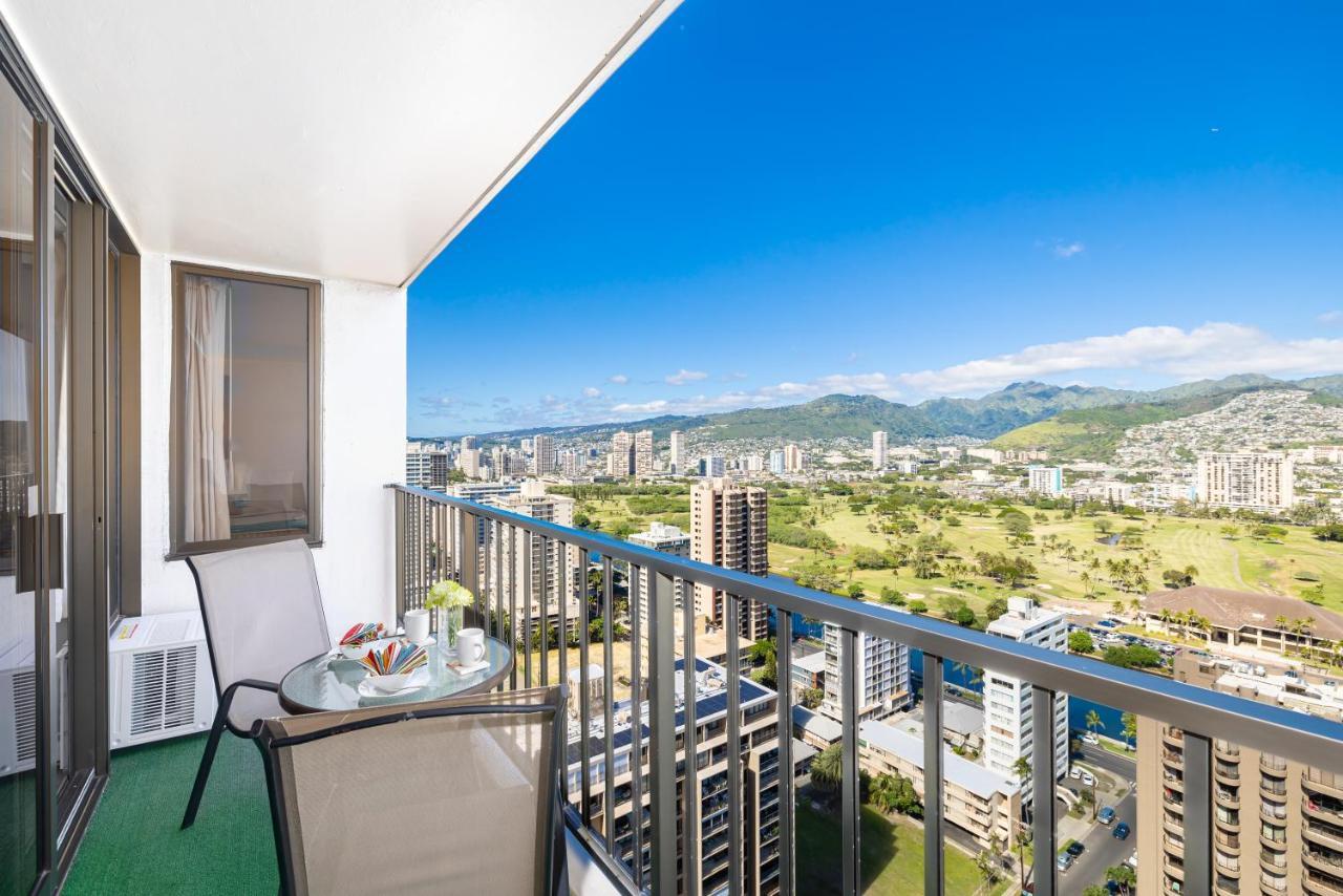 Waikiki Escapade Mountain Views Condo, Steps To Beach With Parking Perk โฮโนลูลู ภายนอก รูปภาพ